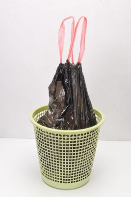 Προσαρμοσμένη παραγγελία Δέχεται HDPE/LDPE/LLDPE σακούλες απορριμμάτων κουζίνας με σχοινί τραβήματος
