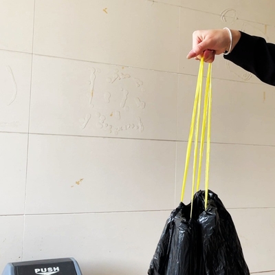 Μπεζ 100L πλαστική μεγάλη μαύρη επαναχρησιμοποιήσιμη σακούλα σκουπιδιών σε ρόλο για 55 γαλόνια και εκτύπωση Offset
